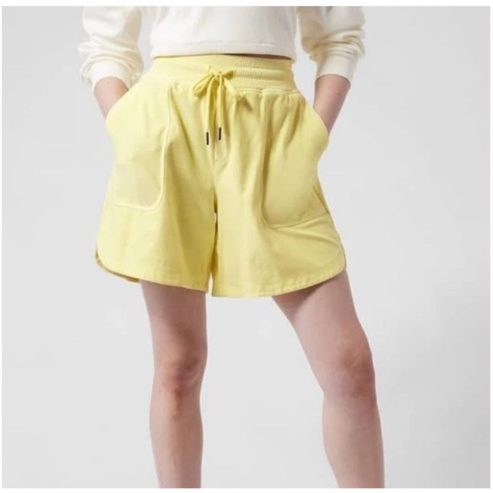 Athleta Farallon Midi Short NWOT‎ D31